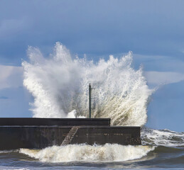 Giant wave power