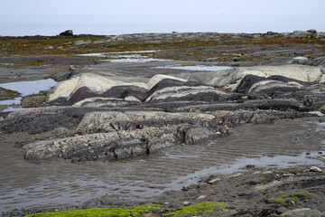 Rocks stratifications on the Saint Lawrence shore