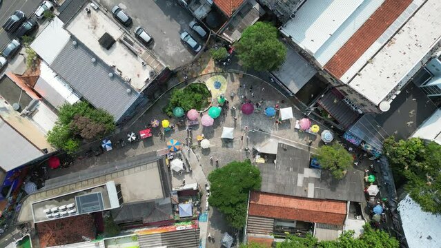 S&atilde;o Paulo Vila Madalena Beco Batman Urbanidade Cidade Arquitetura Cultura Arte de Rua Movimento Vida Noturna Dinamismo Graffiti Cemit&eacute;rio Hist&oacute;ria Monumento Tradi&ccedil;&atilde;o Espa&ccedil;o Urbano Multicultural Bo&ecirc;mia