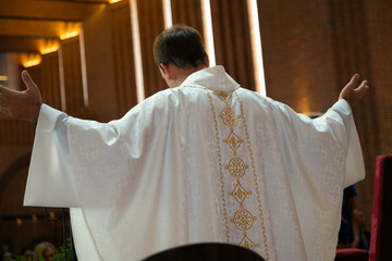 sacerdote, cura, párroco, celebración, orar, bendición, religión, iglesia, simbólico,...