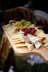 tabla de quesos, quesos, variedad, salado, comida, coctel, exquisito, delicioso, lácteo