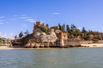 Fototapeta na wymiar Festung im Fels Portugal