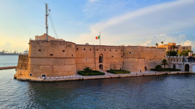 Tarent - Italien - Castello Aragonese