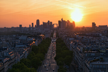 Atardecer en París, con vistas a La Defense