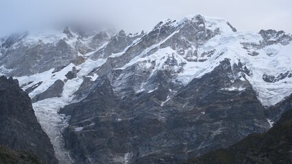 Fototapeta na wymiar Himalaya Mountain range at Kedarnath, India