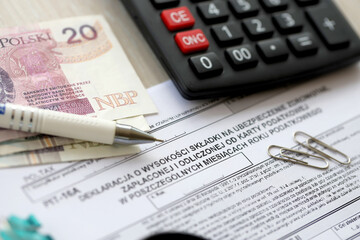Declaration of amount of health insurance contributions paid and deducted from tax card in...