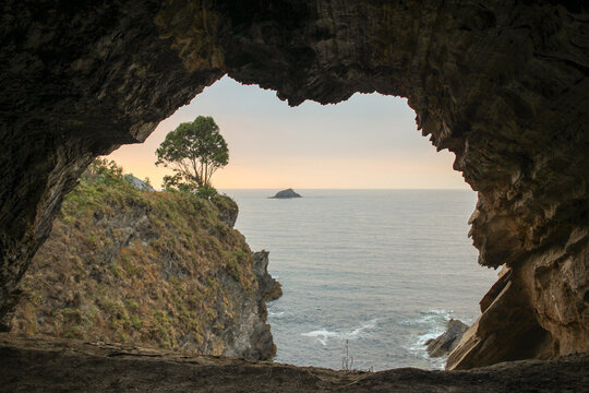 Cova da doncella in Viveiro, Spain