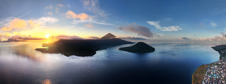 defaultstunning Ternate, Maitara and Tidore Island from bird eye view at sunset. These islands is called the land of spices in the past because western people searching for spices until Moluccas. 