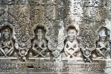 Bas relief depicting sages on a panel inside the Preah Khan templex complex at Siem Reap, Cambodia, Asia