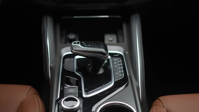 car gear shift lever, modern car interior, maxus D90, SUV