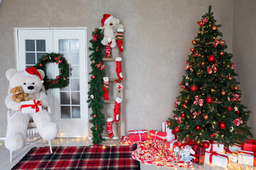 Obraz premium christmas tree decoration in the interior of the house garland new year
