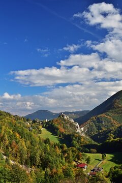 Burgruine Klamm N&auml;he Semmering, vertikal