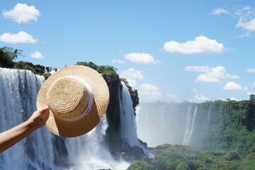 chapéu nas Cataratas do Iguaçu