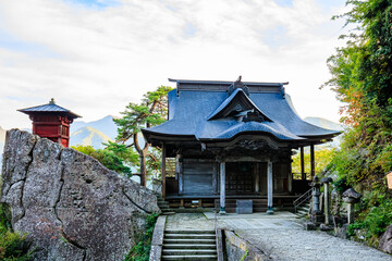 初秋の立石寺（山寺）　山形県山形市　Risshakuji Temple in early autumn. Yamagata Pref, Yamagata City.