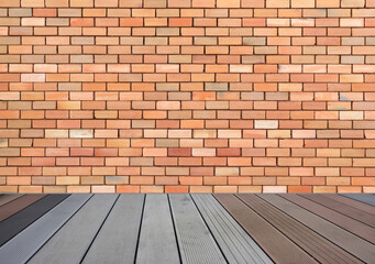 Wood-Plastic-Composite mit Ziegelmauer