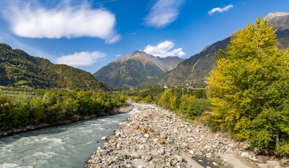 Algund in Südtirol - Italien und der Fluß Etsch