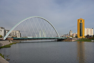 Naklejka premium Karayetkel Bridge over the Ishim River in Astana, Kazakhstan