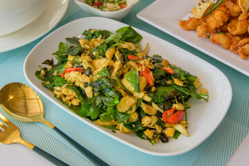 Stir-fried mixed vegetables with eggs