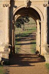 Vertical shot of the Palladian Bridge on a sunny day, the United Kingdom