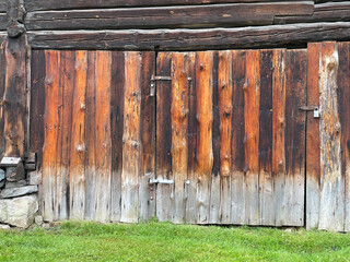 Old weathered wooden gate - 678780819
