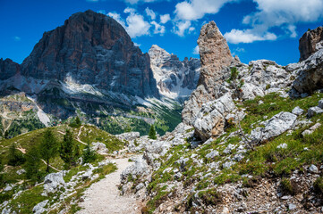 Obraz premium Dolomites, five towers. Breathtaking panorama of the mountains above Cortina d'Ampezzo.