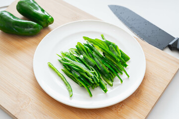 下ごしらえの千切りピーマン