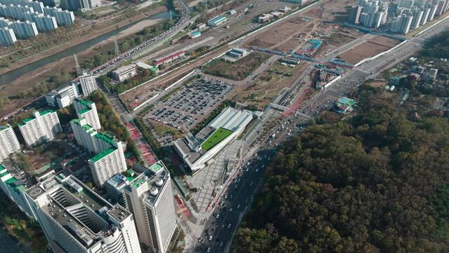 Drone View of Seoul city in South Korea, Suseo Station, Srt, 60fps, Autumn