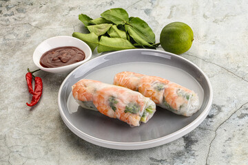 Vietnamese spring roll with prawn