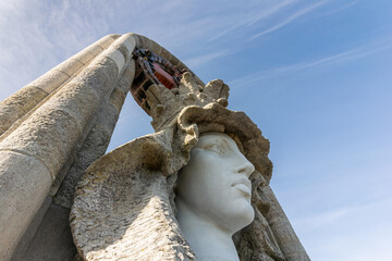 Monumento Virgen de la Roca, en Baiona (Galicia, España)