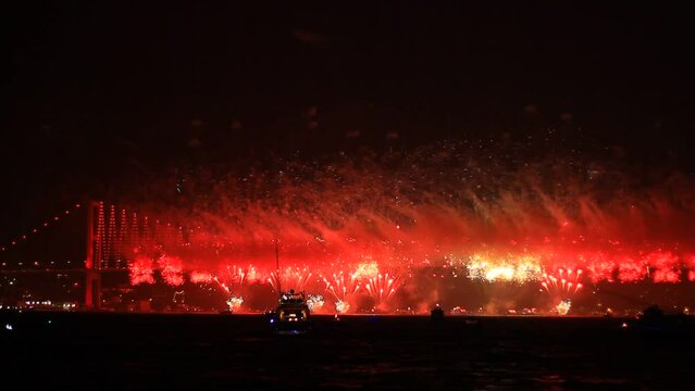 Istanbul celebrates to Anniversary of Republic with a great show on October 29, Celebration
