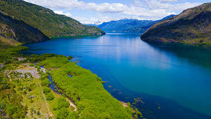 Lago desde el DROn, LAgo Puelo Patagonia Argentina, verano
