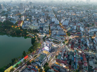 Obraz premium Hanoi cityscape aerial viewing from Hoan Kiem lake center of Hanoi.