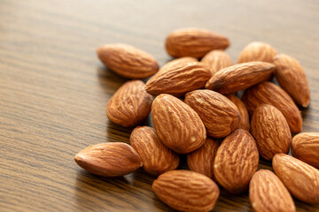 ローストされたアーモンド