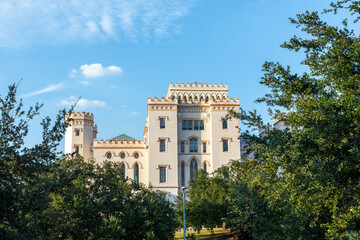 Fototapeta na wymiar old state capitol of Louisiana in Baton Rouge