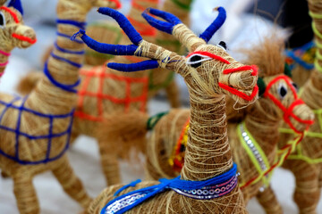 Obraz premium Beautiful traditional handicrafts, for sale during Handicraft Fair in Pune. Selective focus.