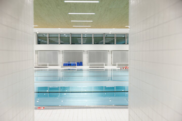 Schwimmbad Romanzen in einem Hallenbad in Muenchen am 15. November 2023.