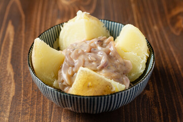 じゃがバター塩辛添え