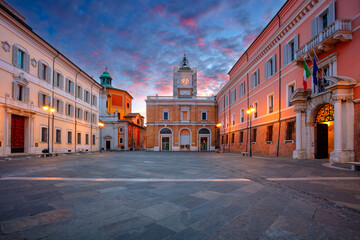 Fototapeta na wymiar Ravenna, Italy. Cityscape image of old town Ravenna, Italy at beautiful autumn sunrise.