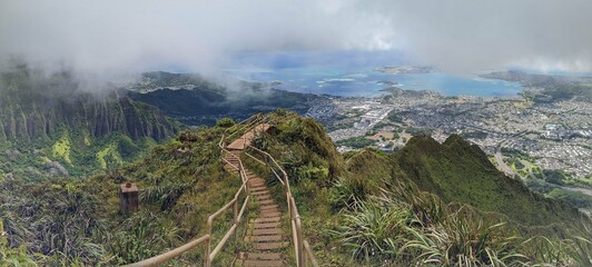 The view from the stairway to heaven hike in O'ahu, Hawaii - obrazy, fototapety, plakaty