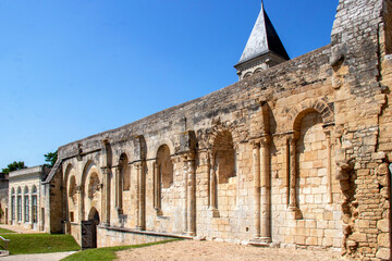 Nieul-sur-l'Autise. Mur du cloître de l'abbaye Saint-Vincent. Vendée. Pays de la Loire