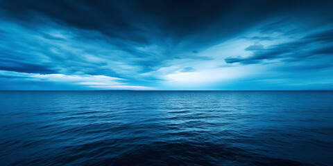 Obraz premium Dark sea surface with a dramatic cloudy sky above. Approaching storm. Generative AI