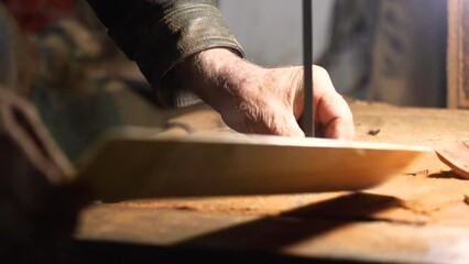 Making traditional kemence at a workshop, fg01