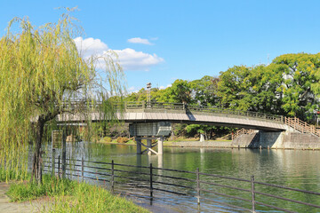 伏見みなと橋と濠川