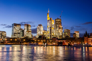Frankfurt skyline during sunset - obrazy, fototapety, plakaty