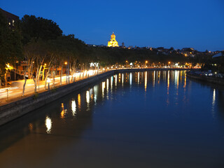 Tbilisi embankment of the Kura River © Yosef