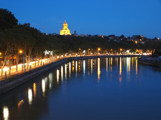 Tbilisi embankment of the Kura River © Yosef
