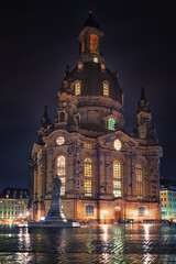 Fototapeta na wymiar Dresden Oper Frauenkirche