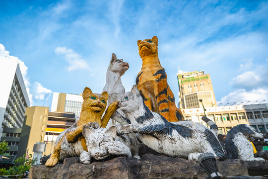 The iconic Cat Statue in the middle of Kuching city. This monument is a landmark of Kuching city and a popular photo spot with locals and tourists.