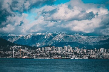 Fototapeta premium Vancouver Harbour Under Moody Skies