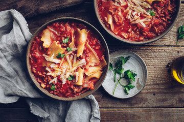 soupe de tomate et pâtes fait maison à la sauce viande hachée, lasagna soup	 - obrazy, fototapety, plakaty